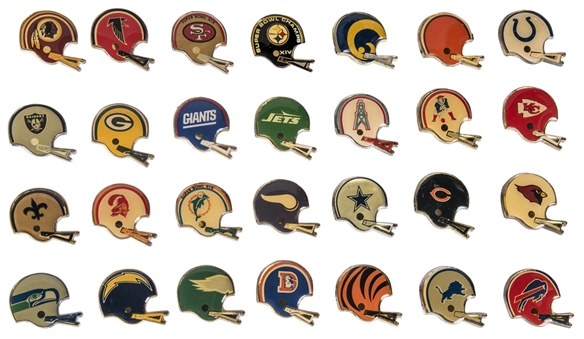 Lot of (28) Vintage NFL Team Helmets Pushback Pins